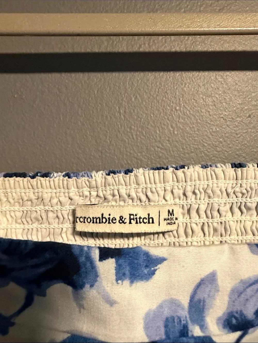 Abercrombie & Fitch Blue and White Floral Puff-Sleeve Crop Top